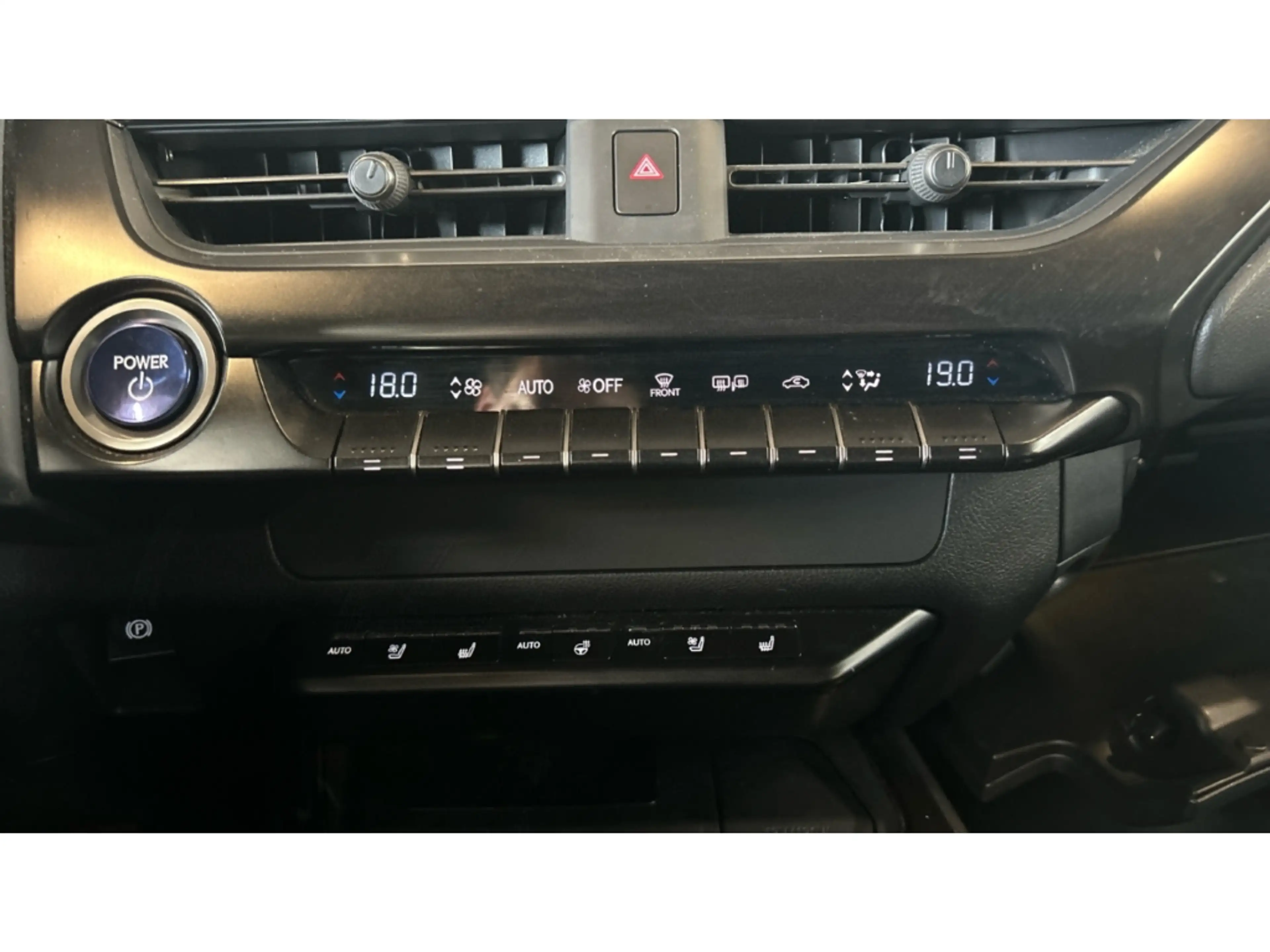 Lexus UX 300e Luxury Line Kamera Navi LED Leder Sitzklima — photo 10