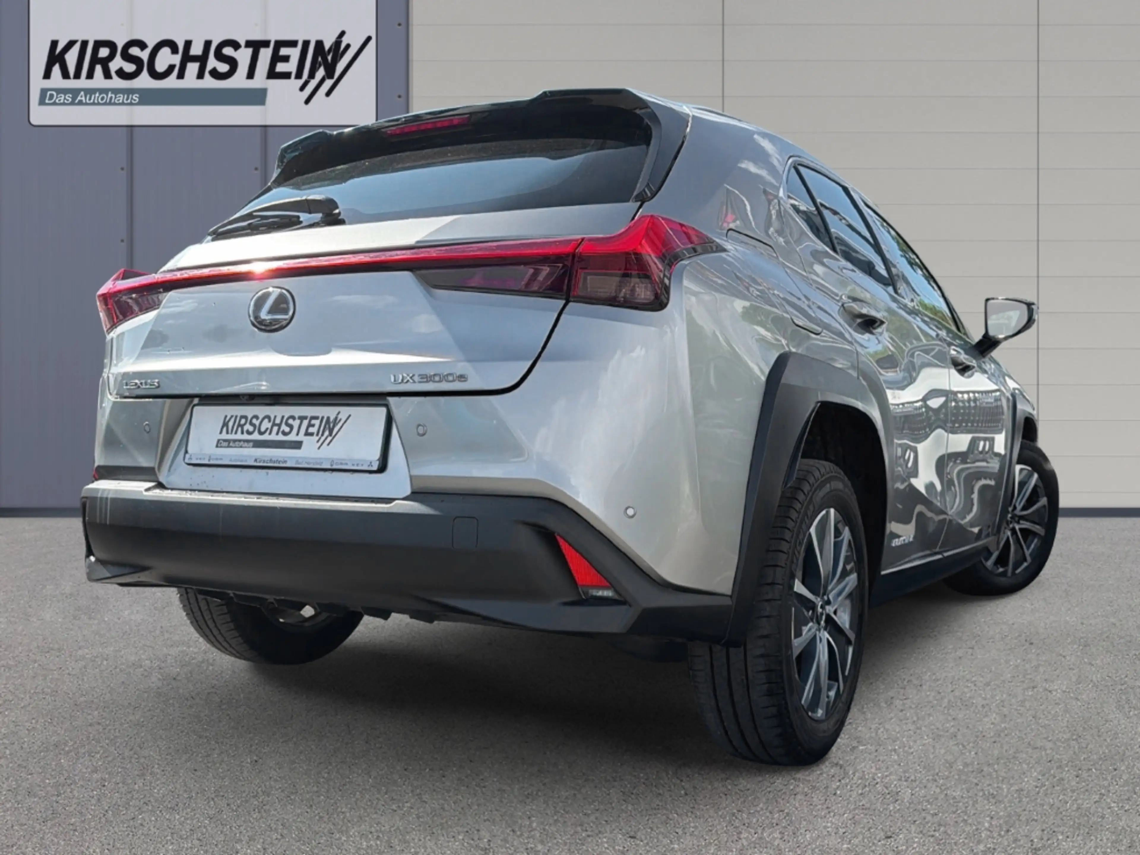 Lexus UX 300e Luxury Line Kamera Navi LED Leder Sitzklima — photo 3