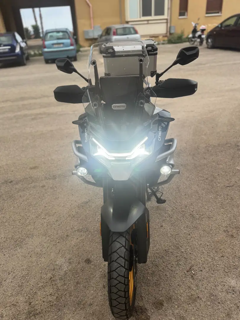 CFMOTO 800 MT Touring Bianco - 1