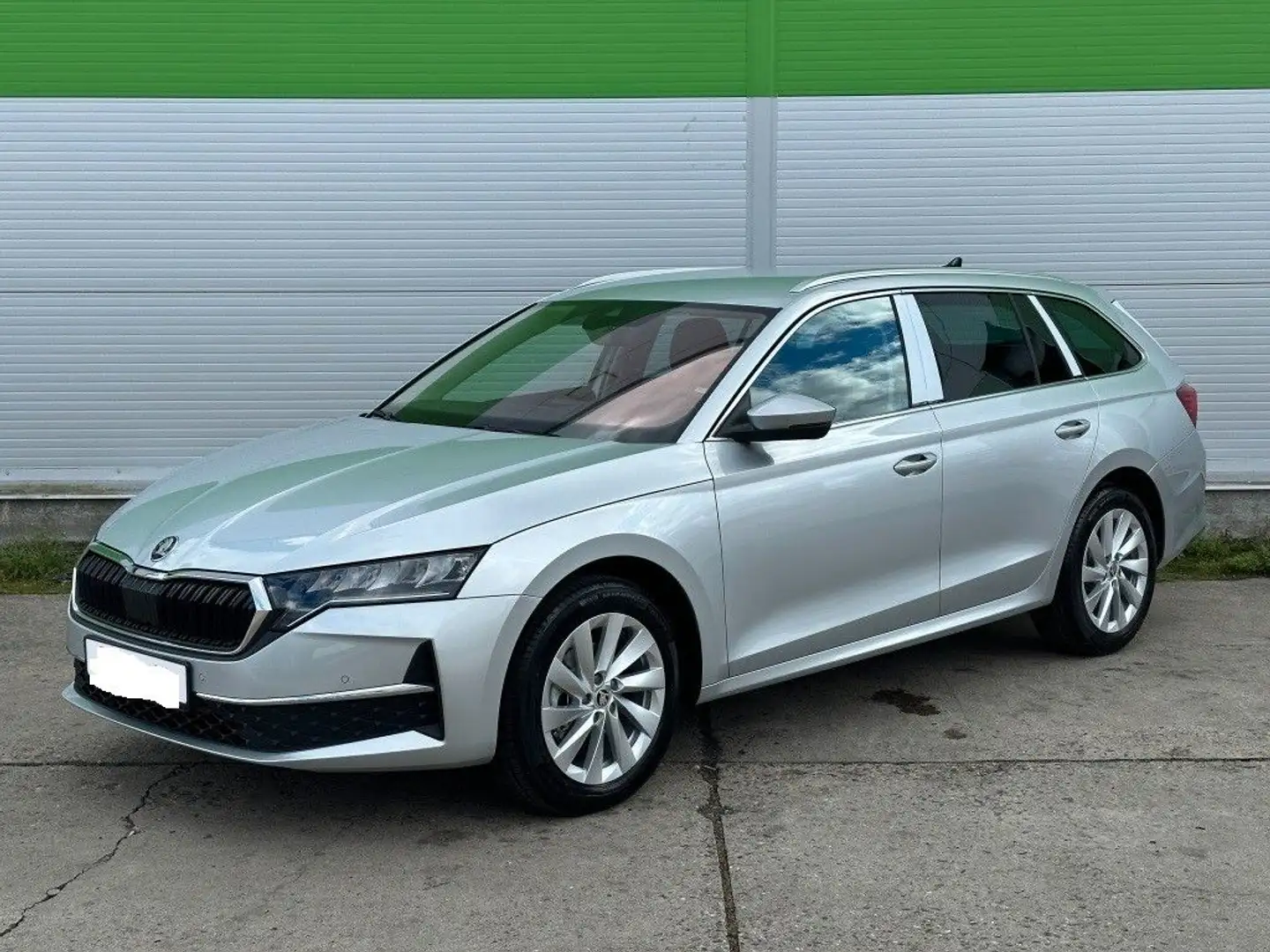 Skoda Octavia Combi 2.0 TDI 85kW Selection AHK Kamera Argento - 1