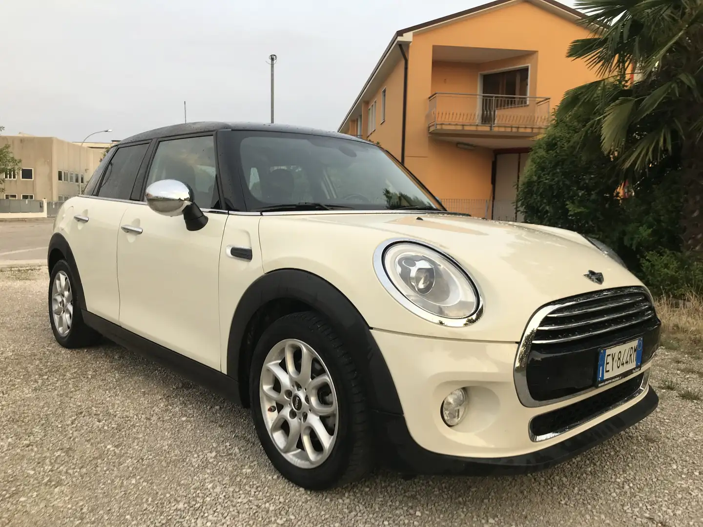 MINI Cooper D 1.5 Business 5p - 2