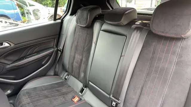 Peugeot 308 view 9