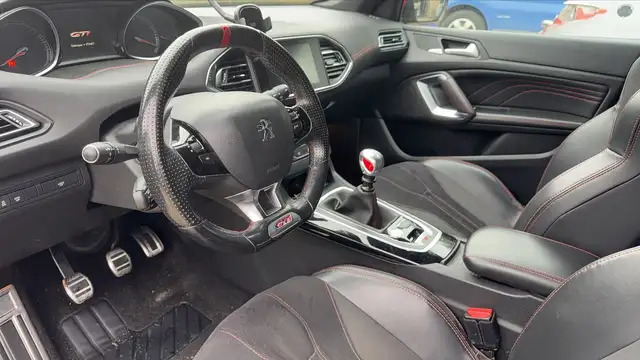 Peugeot 308 view 8