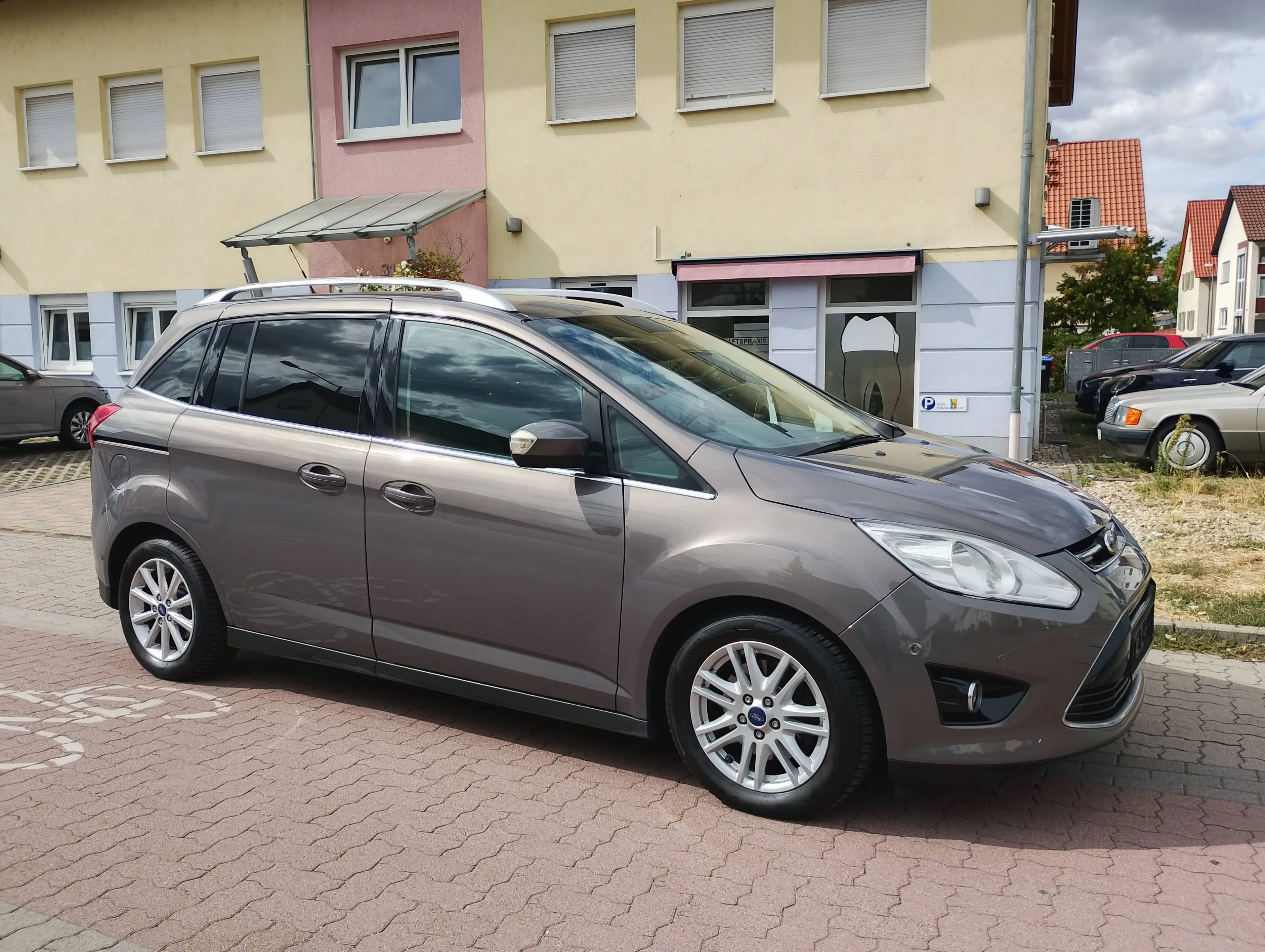 Ford Grand C-Max Titanium — photo 3
