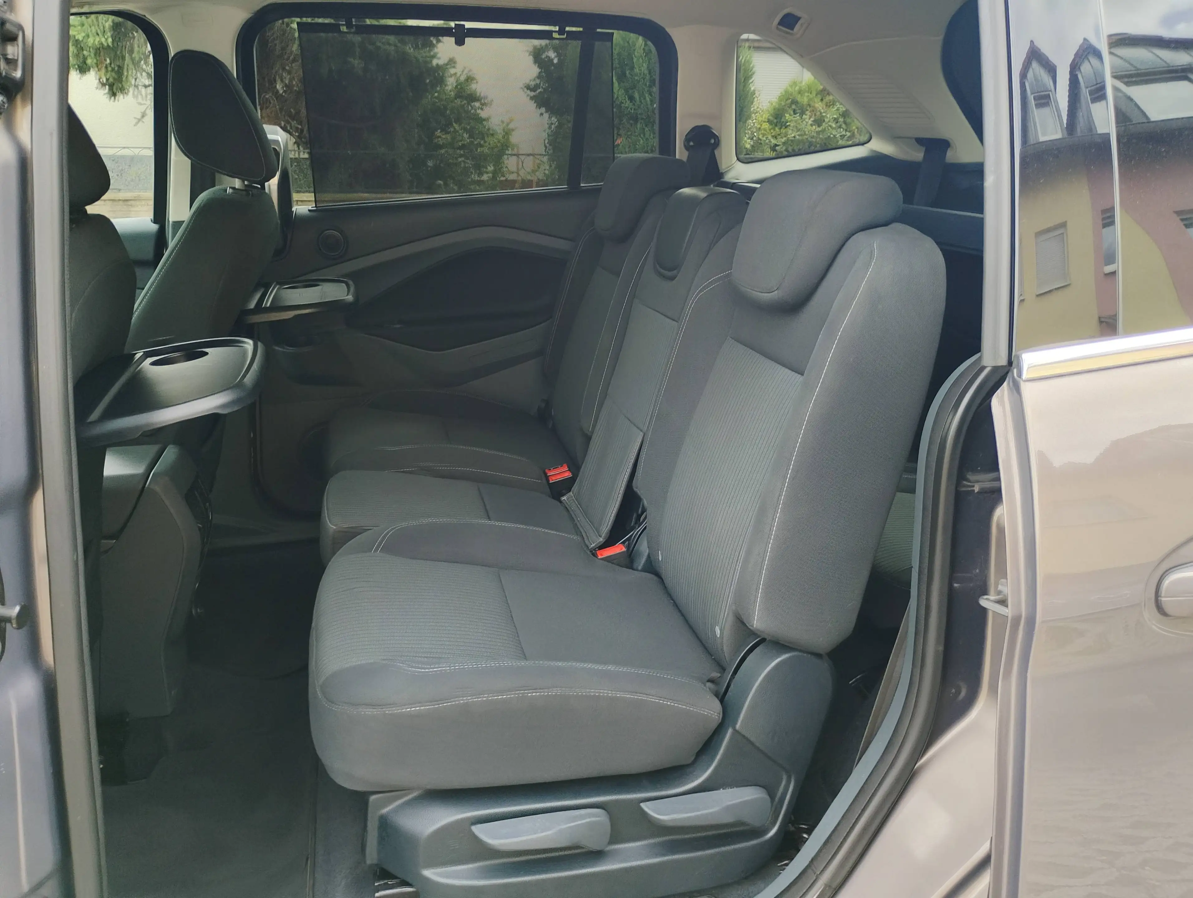 Ford Grand C-Max Titanium — photo 10