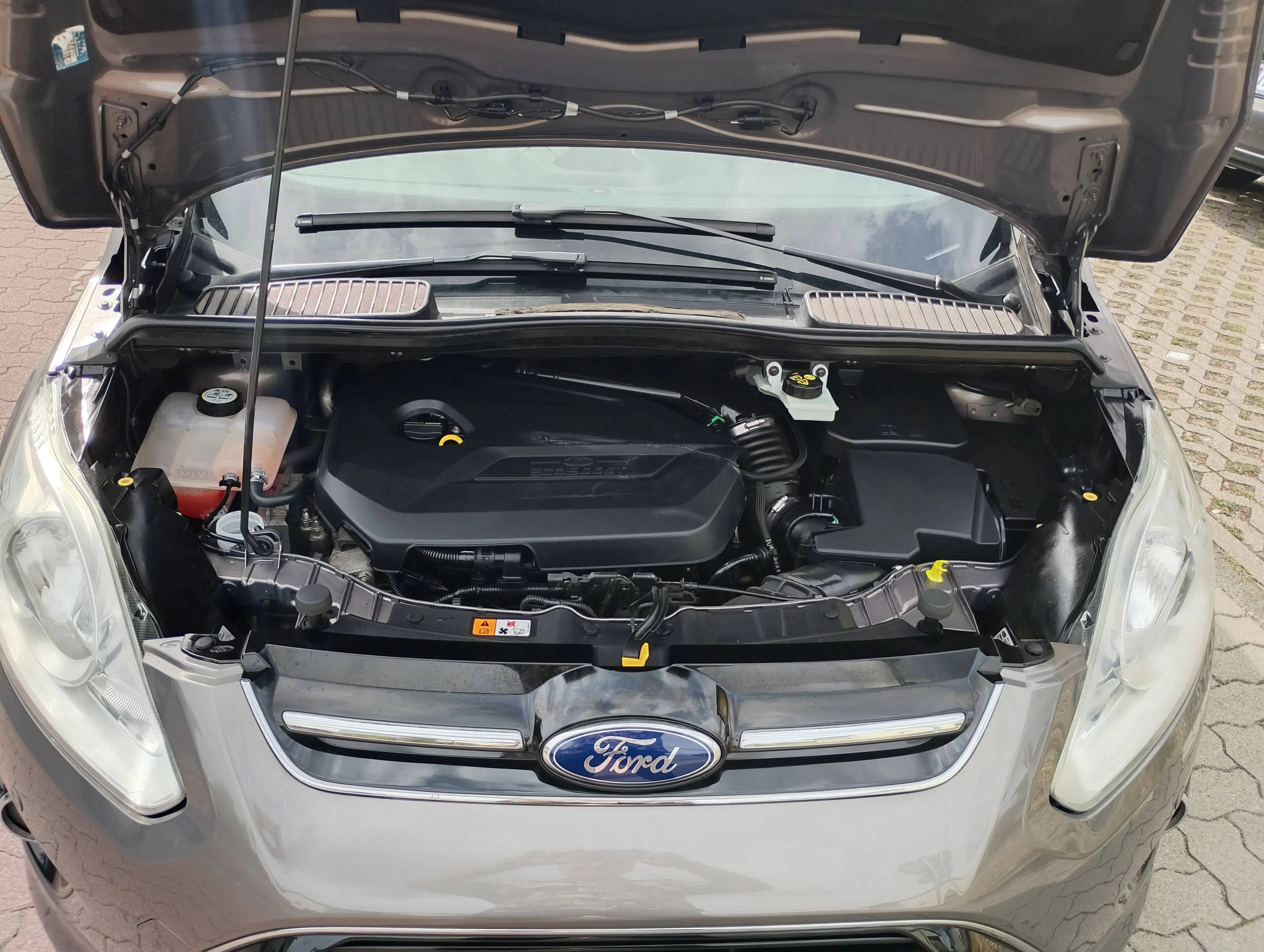 Ford Grand C-Max Titanium — photo 12