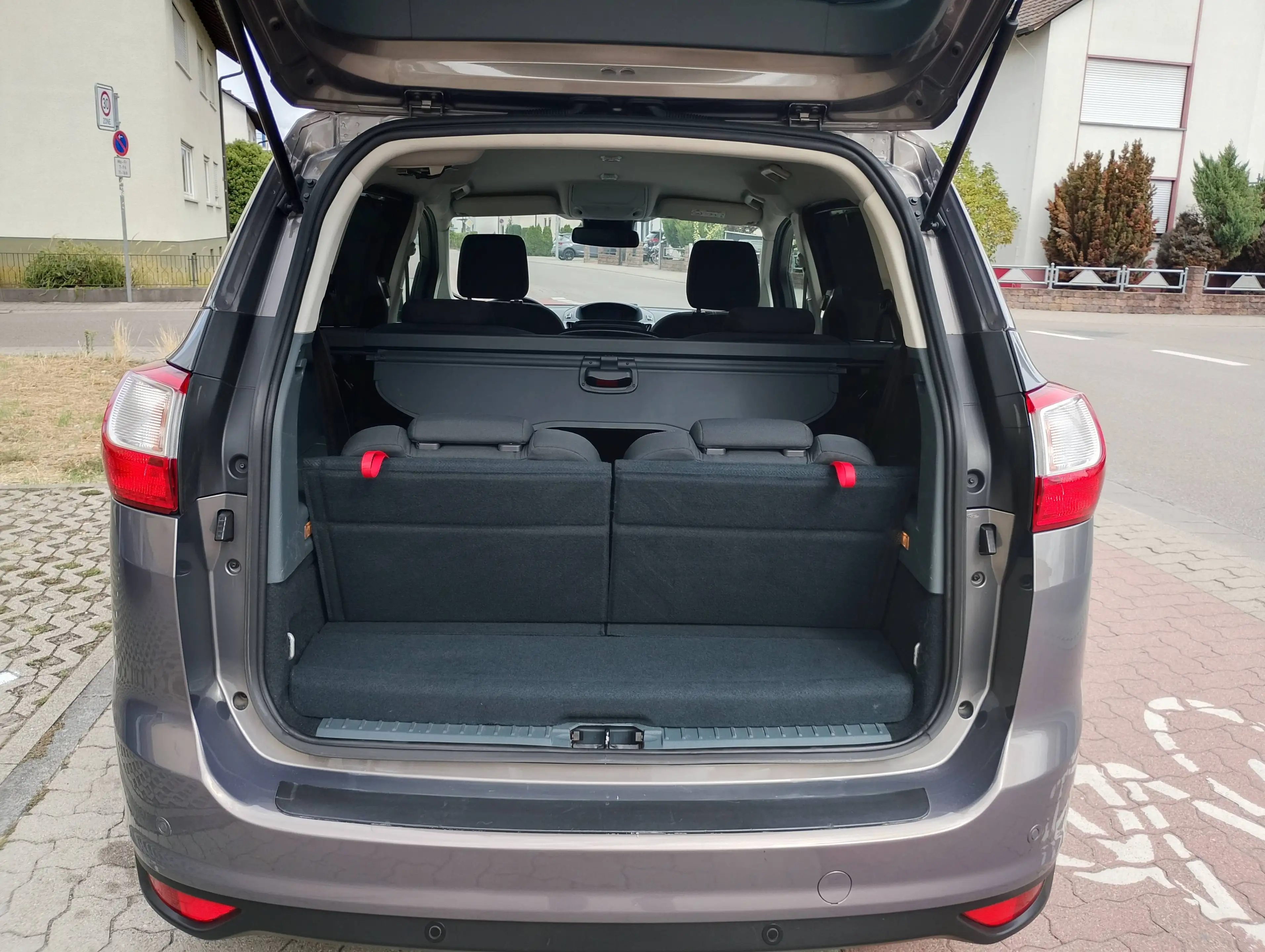 Ford Grand C-Max Titanium — photo 11