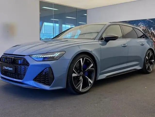 Audi RS6 Avant view 2