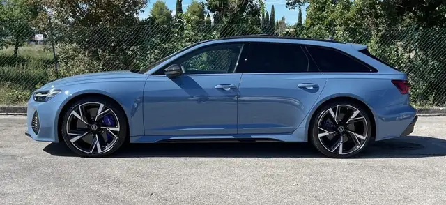 Audi RS6 Avant view 11