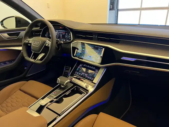 Audi RS6 Avant view 14