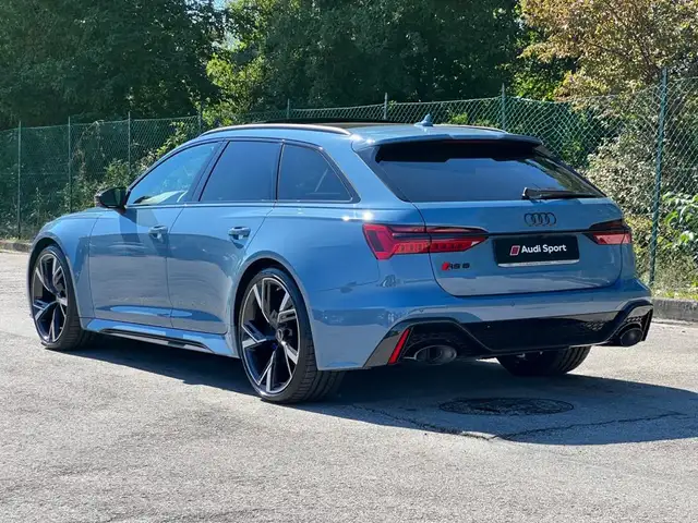 Audi RS6 Avant view 12