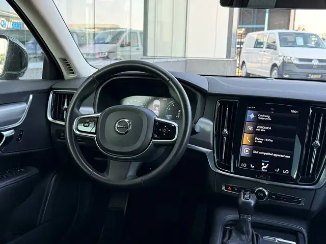 Volvo S90 view 19