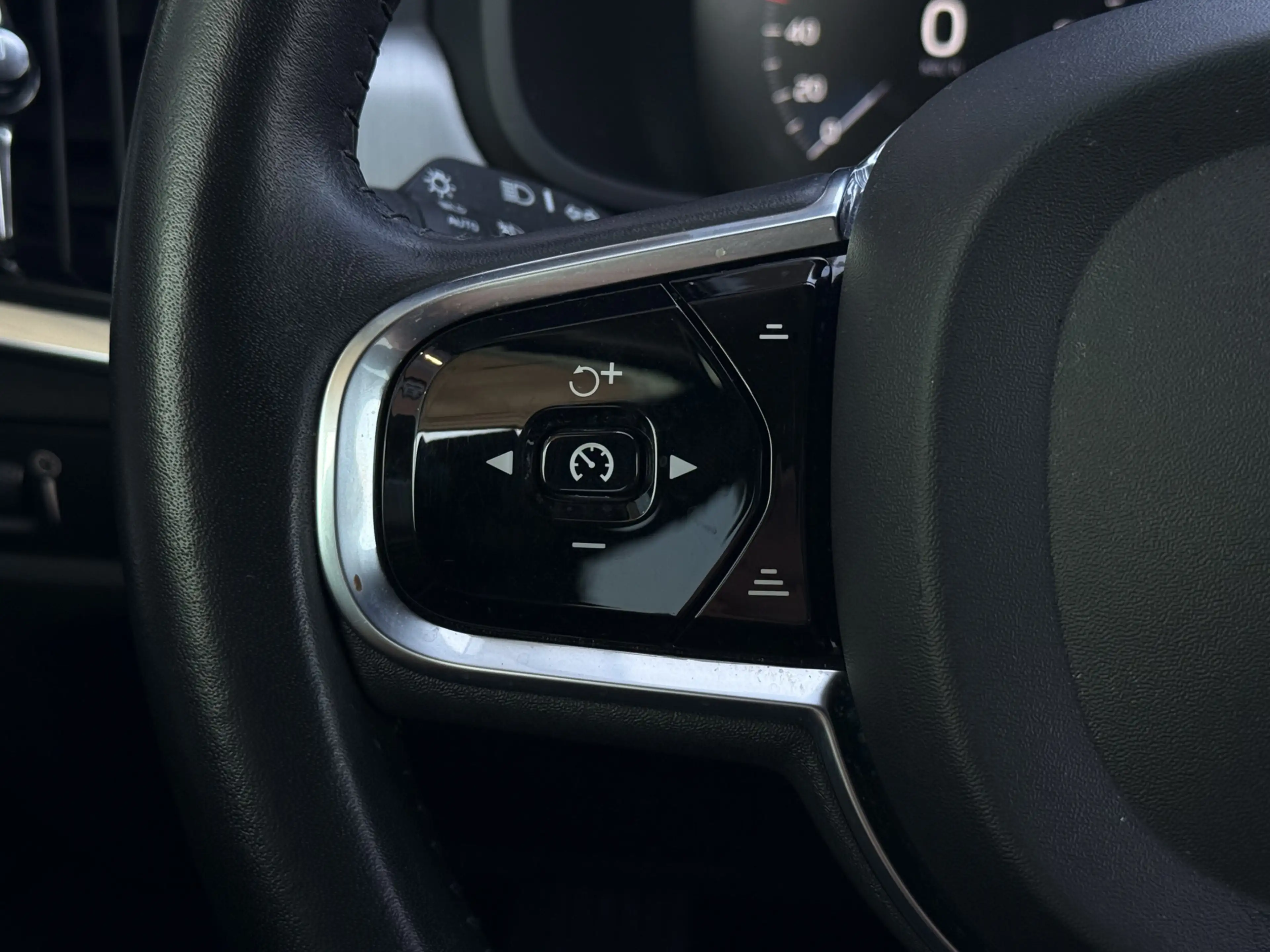 Volvo S90 2.0 T4 Momentum | Leder | Parkeersensor | ACC | Ap — photo 20