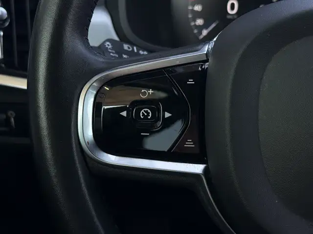 Volvo S90 view 20