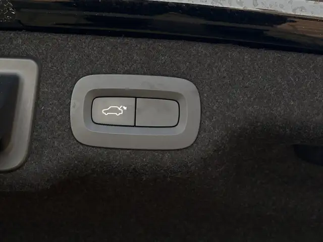 Volvo S90 view 17