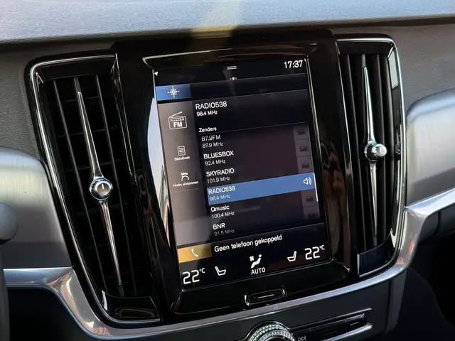 Volvo S90 view 25
