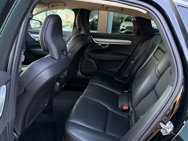 Volvo S90 view 7