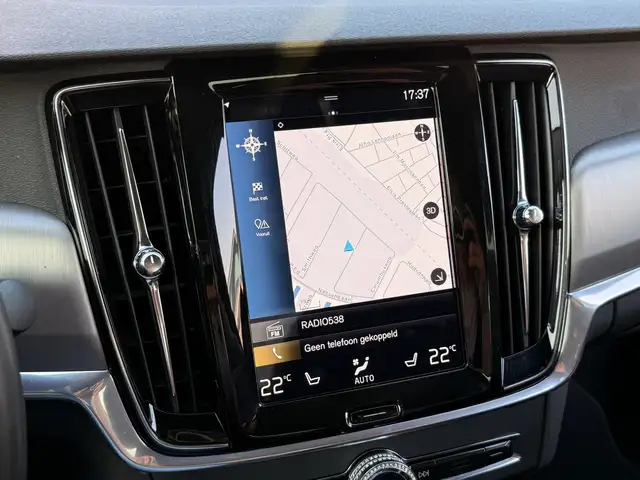 Volvo S90 view 28