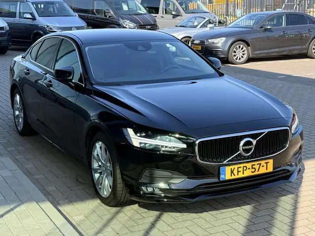 Volvo S90 view 9