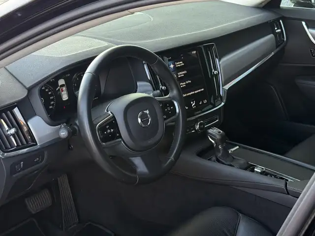 Volvo S90 view 2