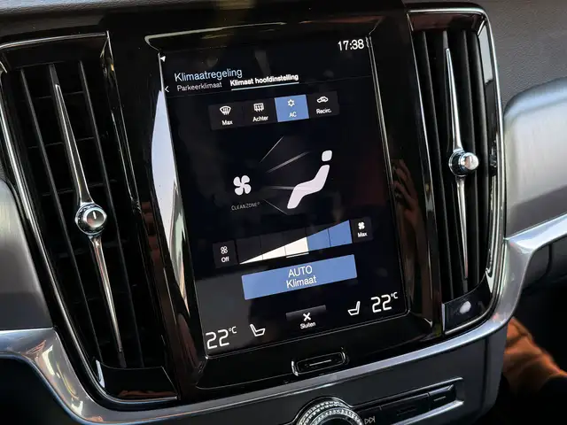 Volvo S90 view 30