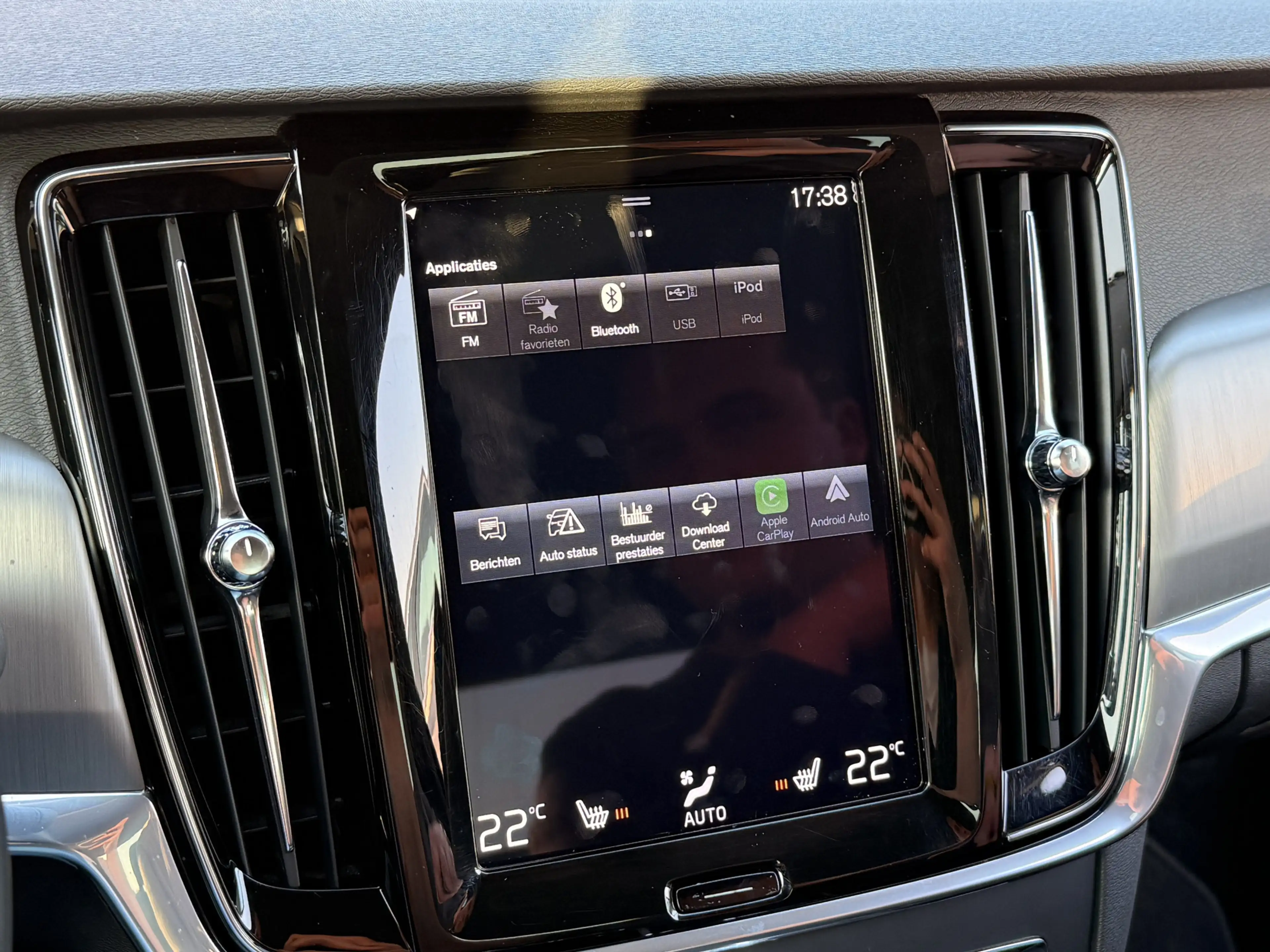 Volvo S90 2.0 T4 Momentum | Leder | Parkeersensor | ACC | Ap — photo 33