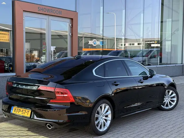 Volvo S90 view 13