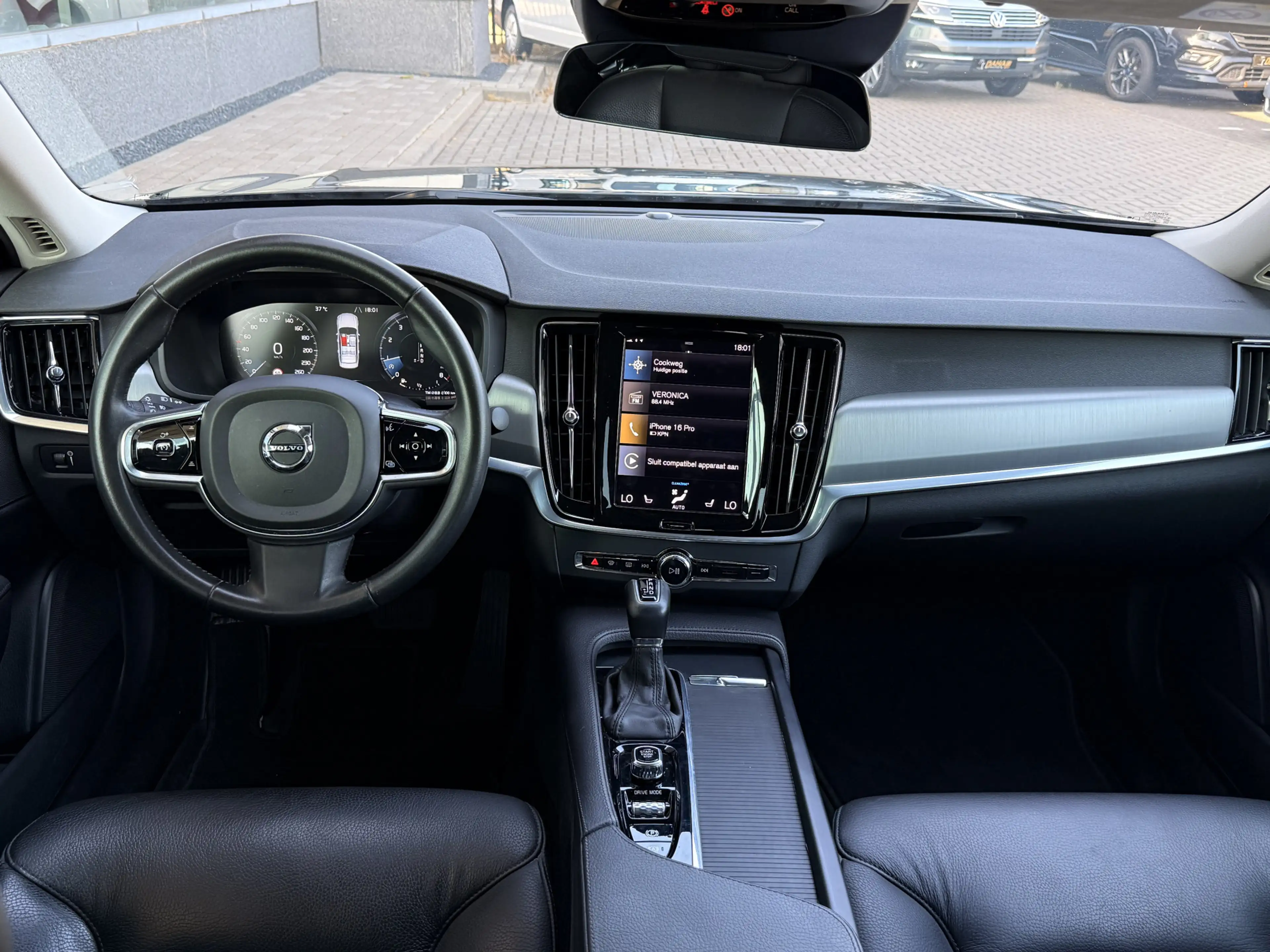 Volvo S90 2.0 T4 Momentum | Leder | Parkeersensor | ACC | Ap — photo 18