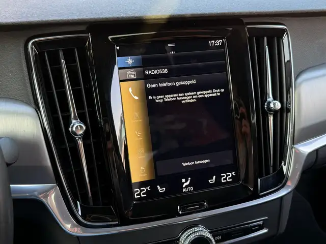 Volvo S90 view 26
