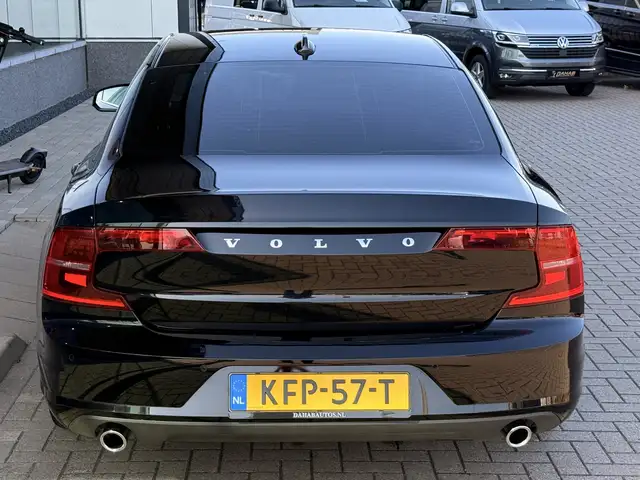 Volvo S90 view 14