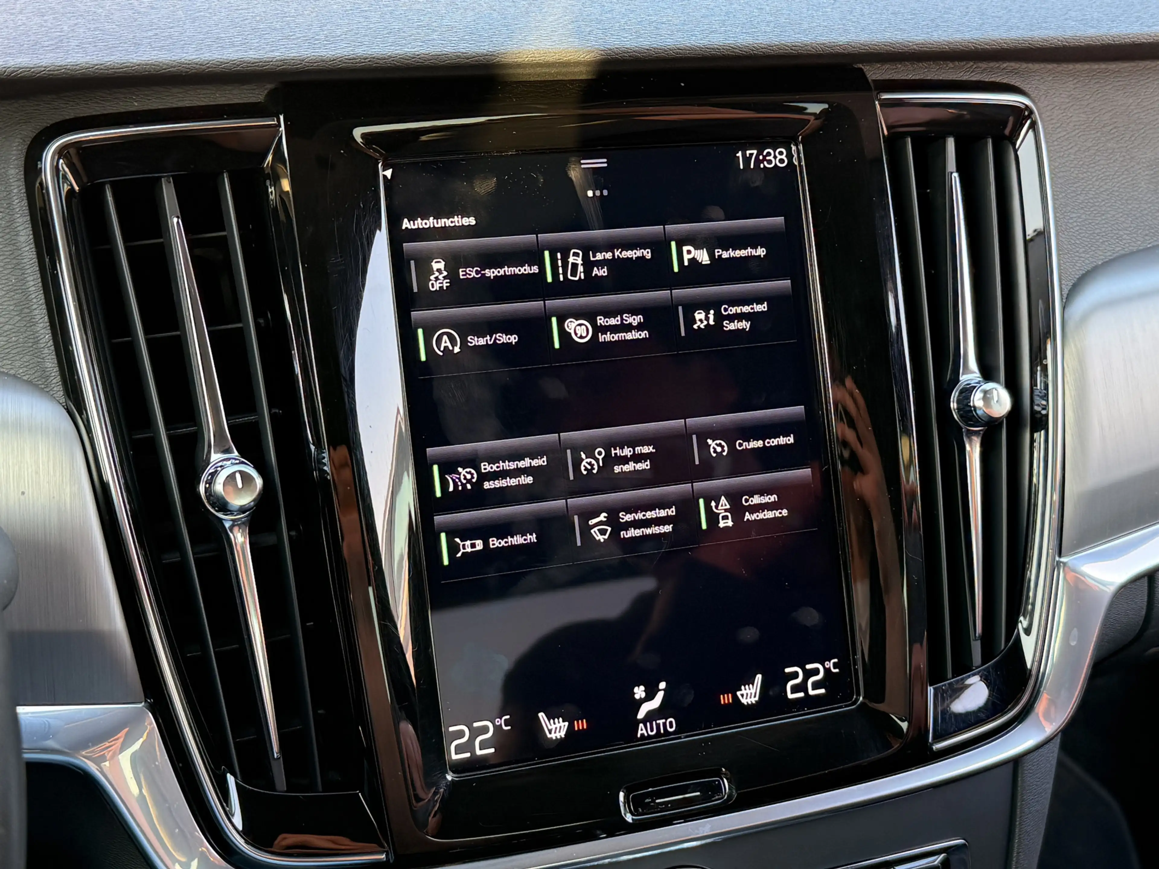 Volvo S90 2.0 T4 Momentum | Leder | Parkeersensor | ACC | Ap — photo 32