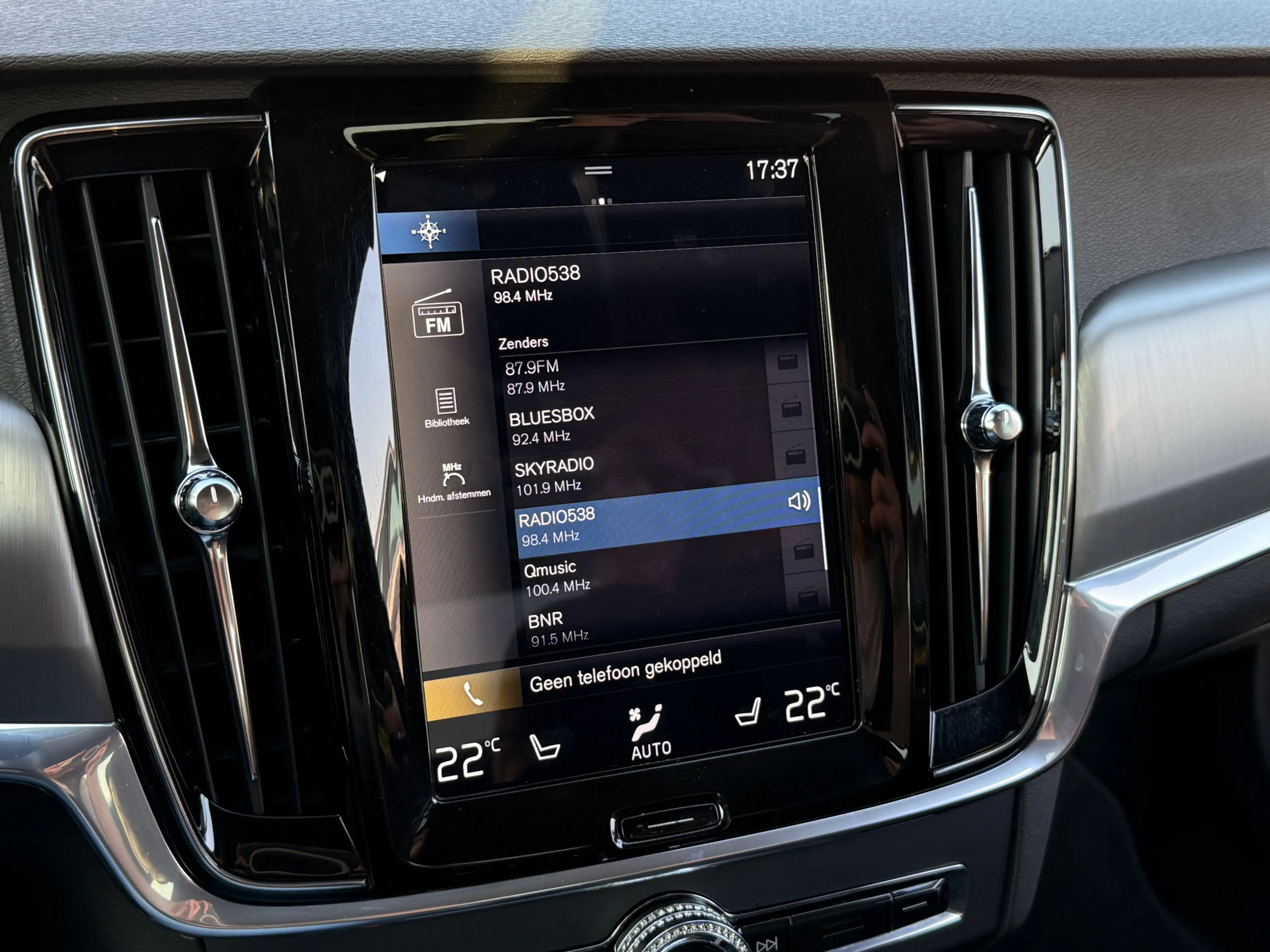 Volvo S90 2.0 T4 Momentum | Leder | Parkeersensor | ACC | Ap — photo 24