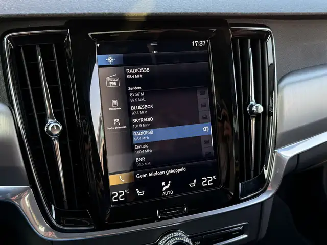 Volvo S90 view 24