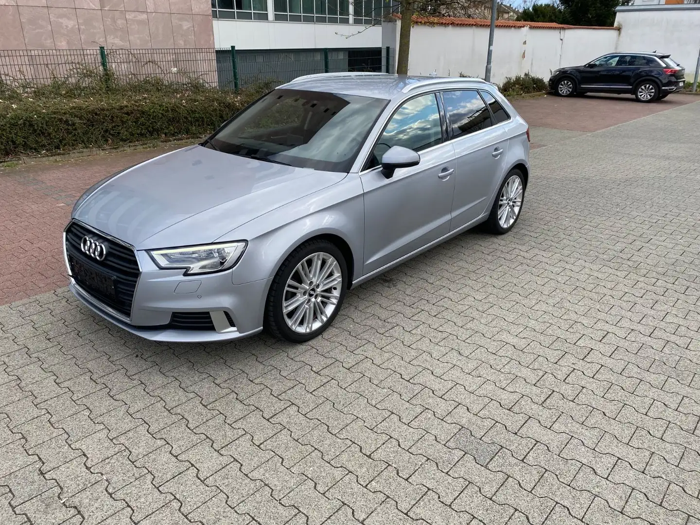 Audi A3 2.0 TDI Sportback/Digitaler Tacho/18" Alu Gris - 1