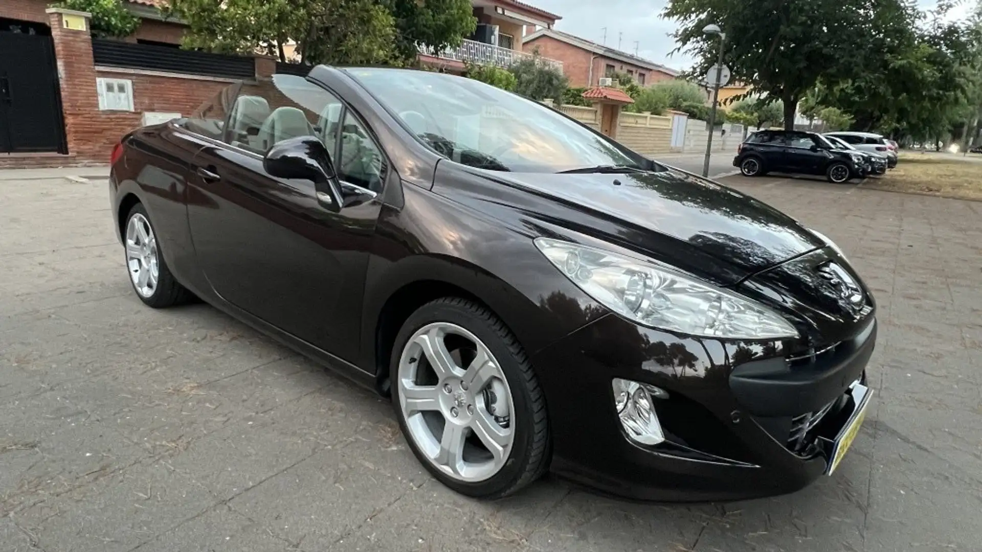 Peugeot 308 CC 1.6 THP Edición Limitada Brun - 1