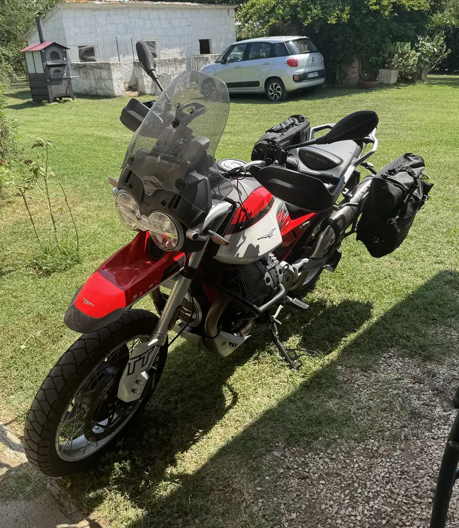 Moto Guzzi V 85 TT borse laterali givi canyon e paramotore - 1