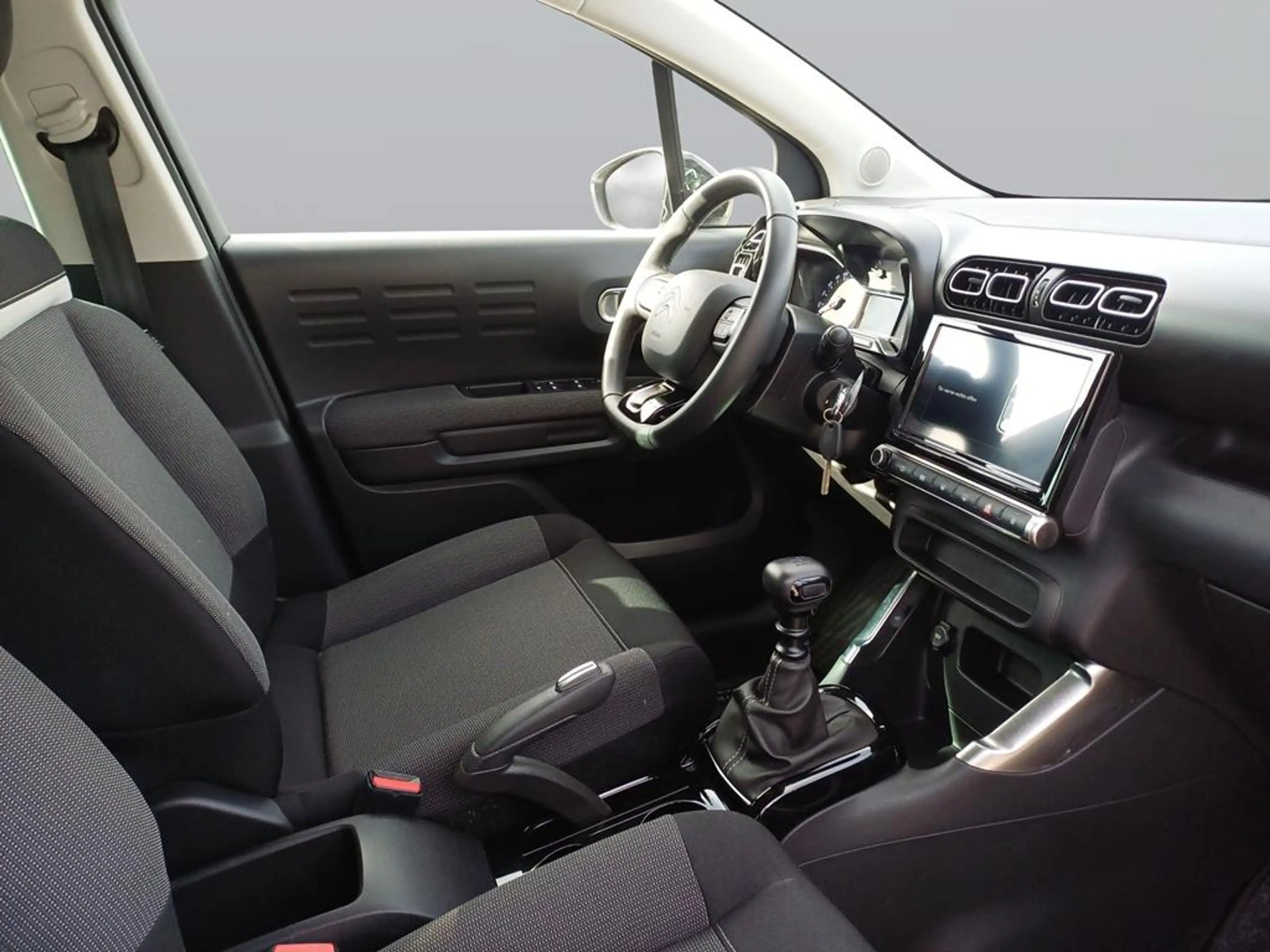 Citroen C3 Aircross PureTech 110 S&S Shine — photo 10