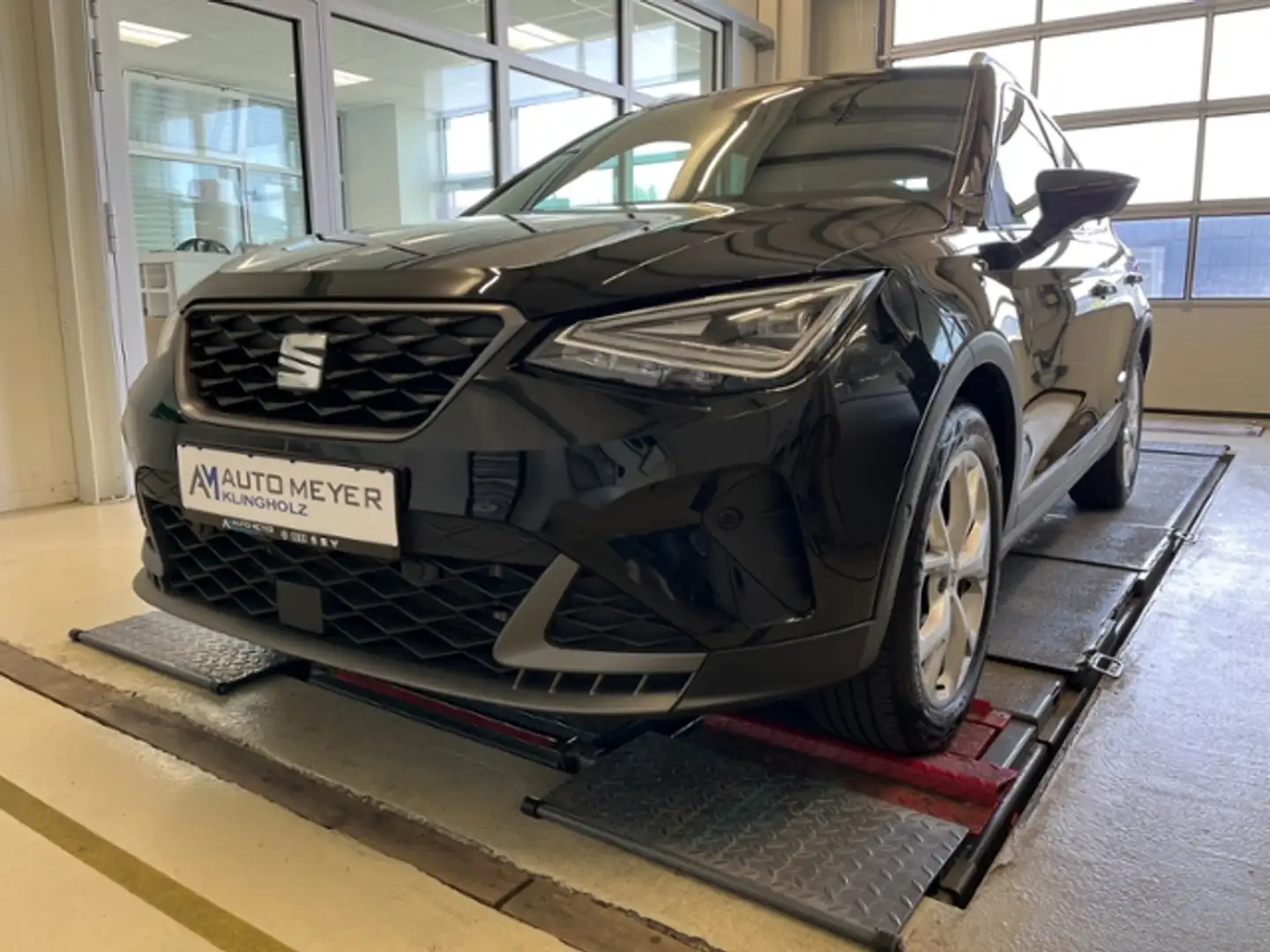 SEAT Arona FR-Line 1.5 TSI DSG Navi LED Rückfahrkamera SH Noir - 2