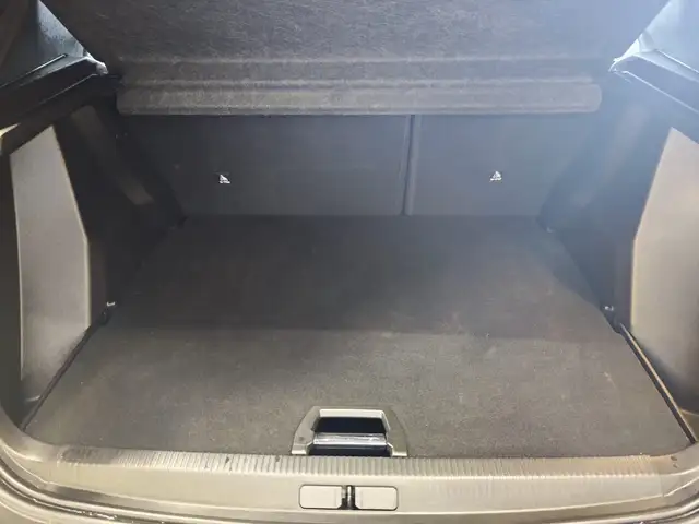 Peugeot 2008 view 16