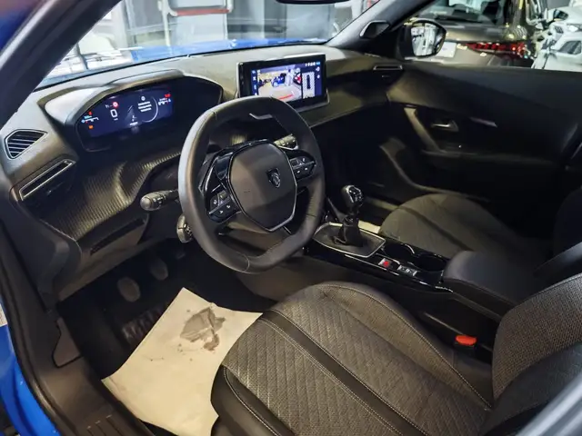 Peugeot 2008 view 8