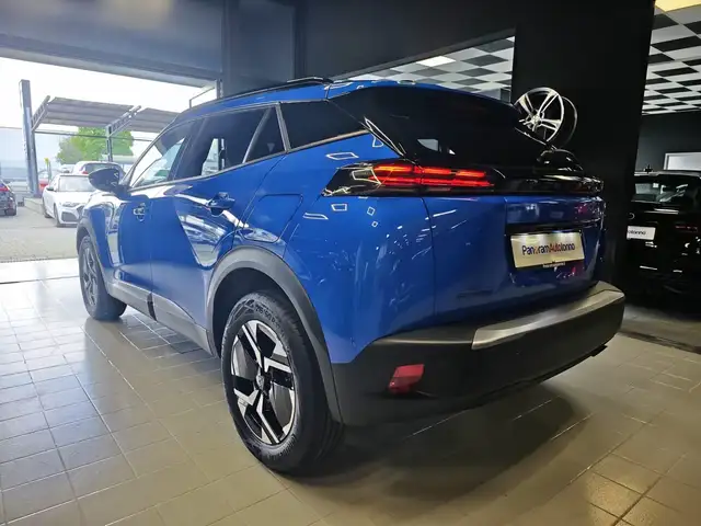 Peugeot 2008 view 3