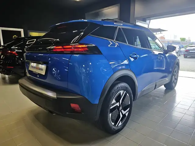 Peugeot 2008 view 5