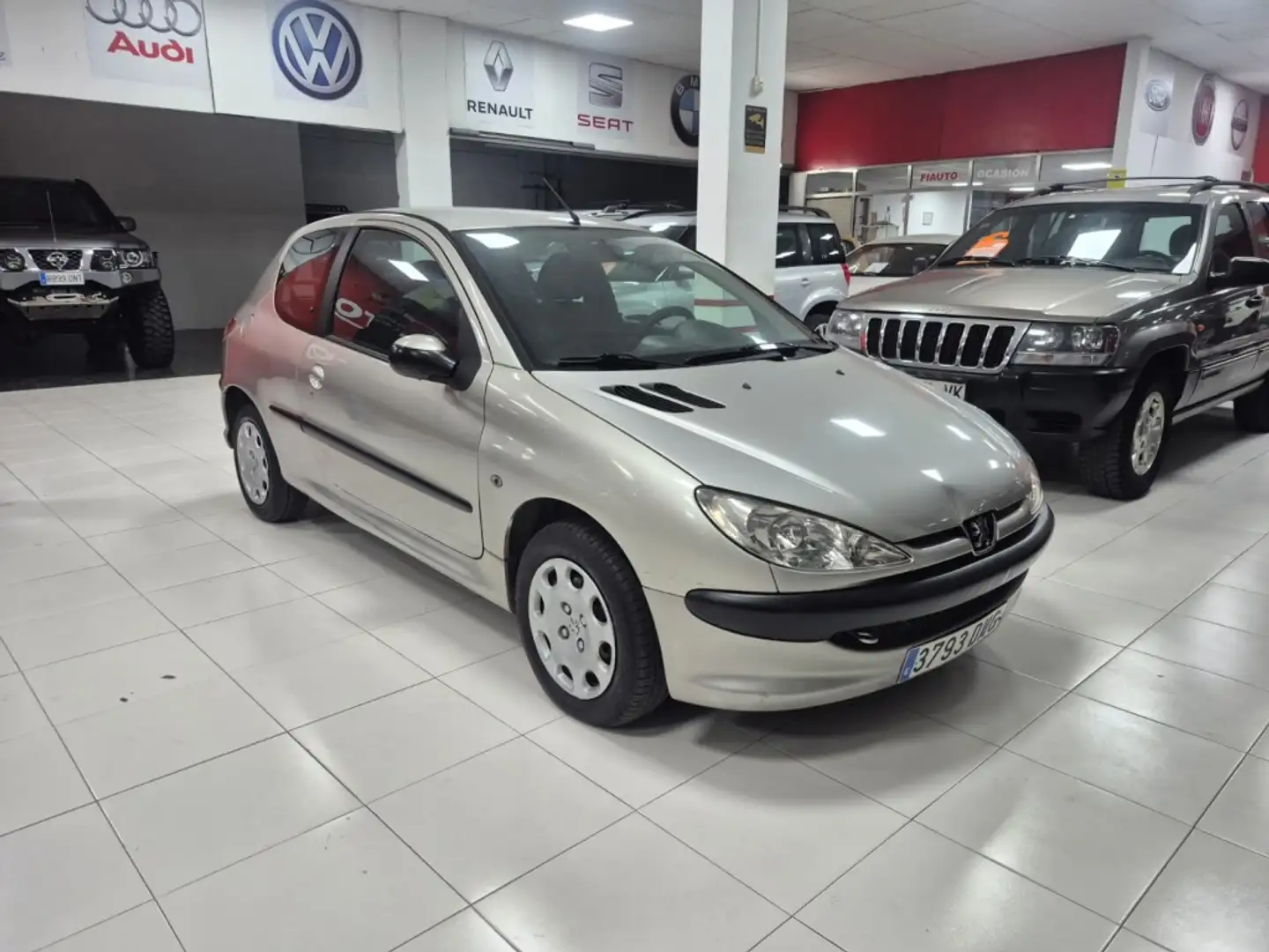 Peugeot 206 1.4HDI E-Music Plateado - 2