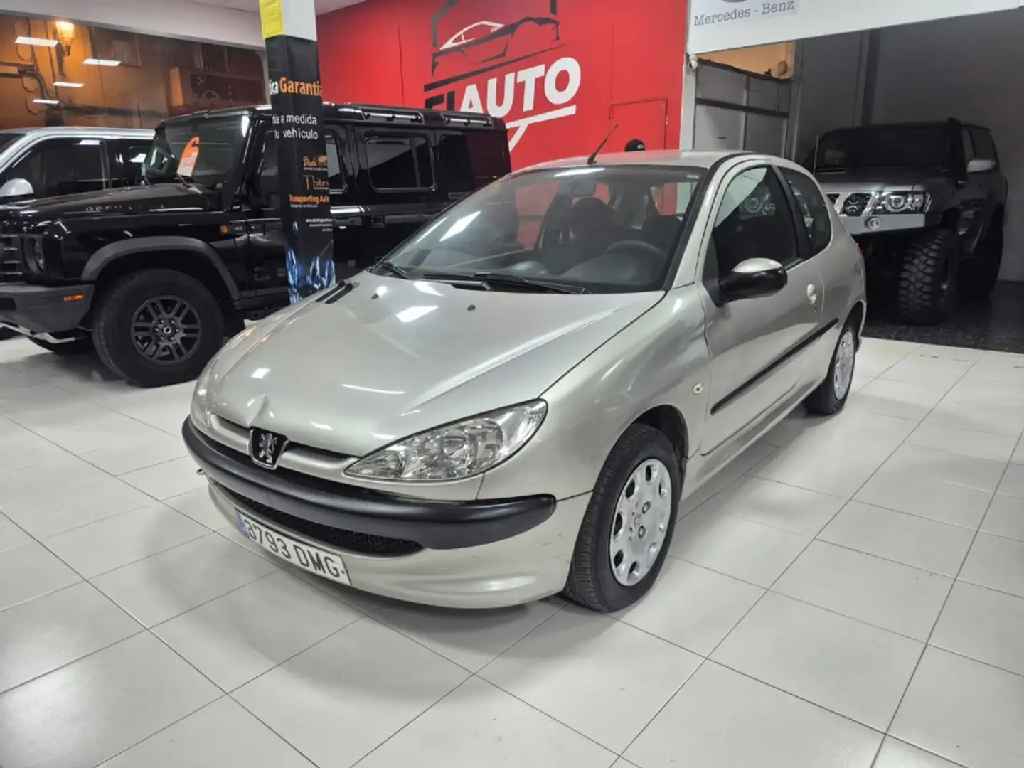 Peugeot 206 1.4HDI E-Music Plateado - 1