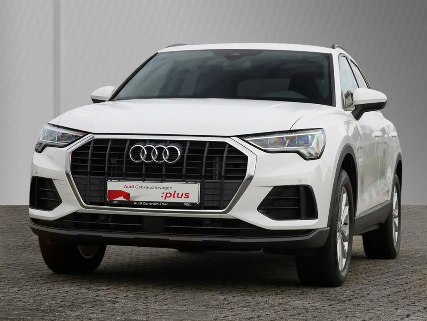 Audi Q3 45 TFSIe S line S-tronic Weiß - 2