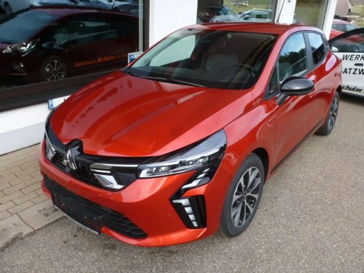 Mitsubishi Colt PLUS 1,0 l Benziner 5MT Rot - 2