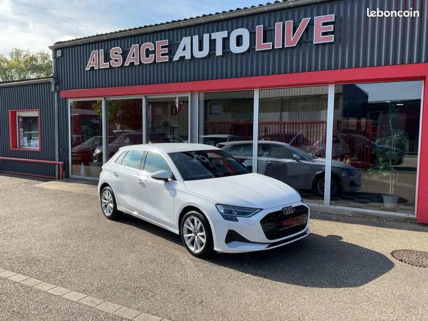 Audi A3 30 TFSI 110CH MILD HYBRID DESIGN S TRONIC 7 Blanc - 1