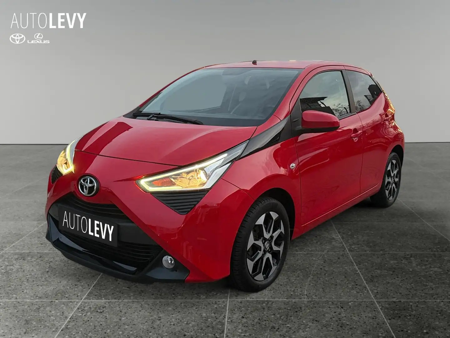 Toyota Aygo 1.0 x-play +CarPlay+Kamera+Tempomat+Klima+BT Rot - 2