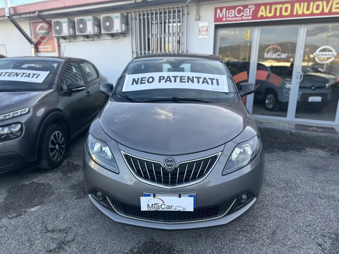 Lancia Ypsilon 1.0 firefly hybrid Gold s&s 70cv Grigio - 2