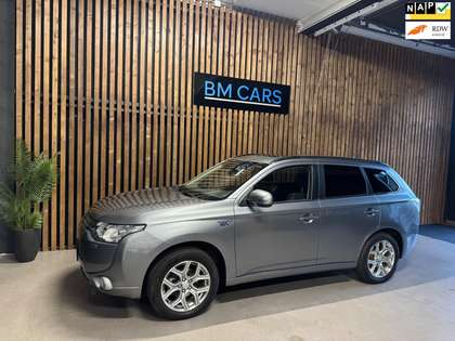 Mitsubishi Outlander 2.0 PHEV Instyle+ Trekhaak,leer,camera